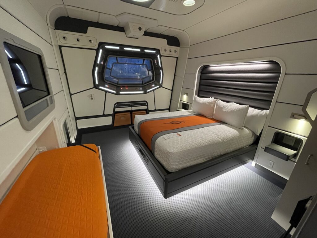 A cabin onboard the Star Wars Galactic Starcruiser