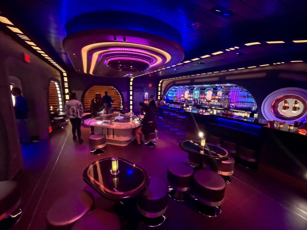 The bar onboard the Star Wars Galactic Starcruiser