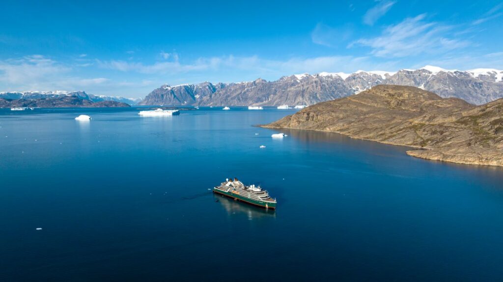 Aerial view Seabourn Venture